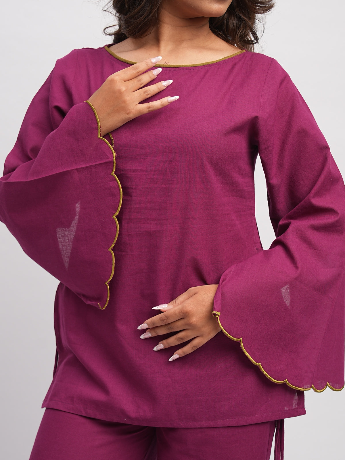 Berry Scalloped Sleeves Kurta Set