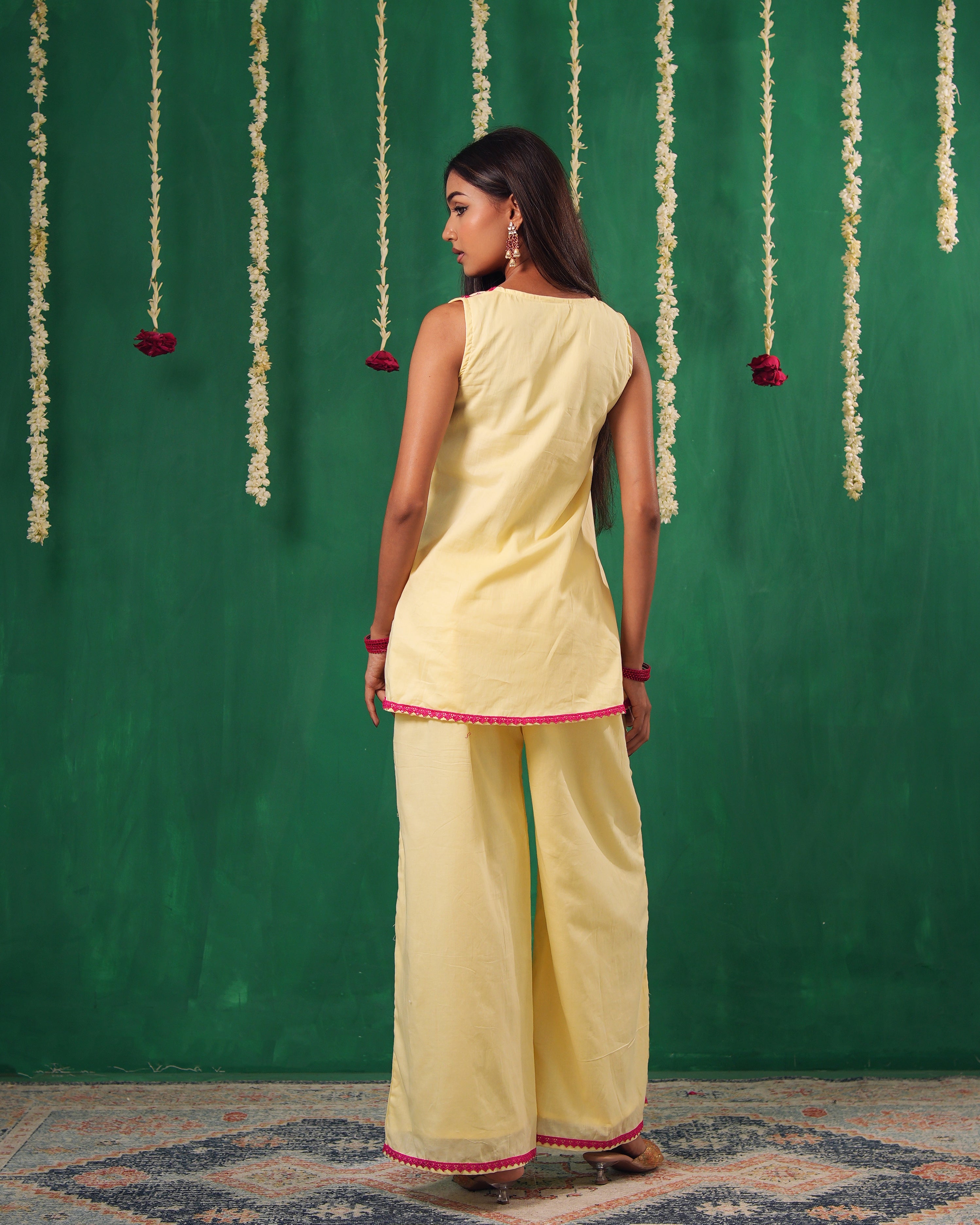 Kulfi Mul Mul Kurta Set