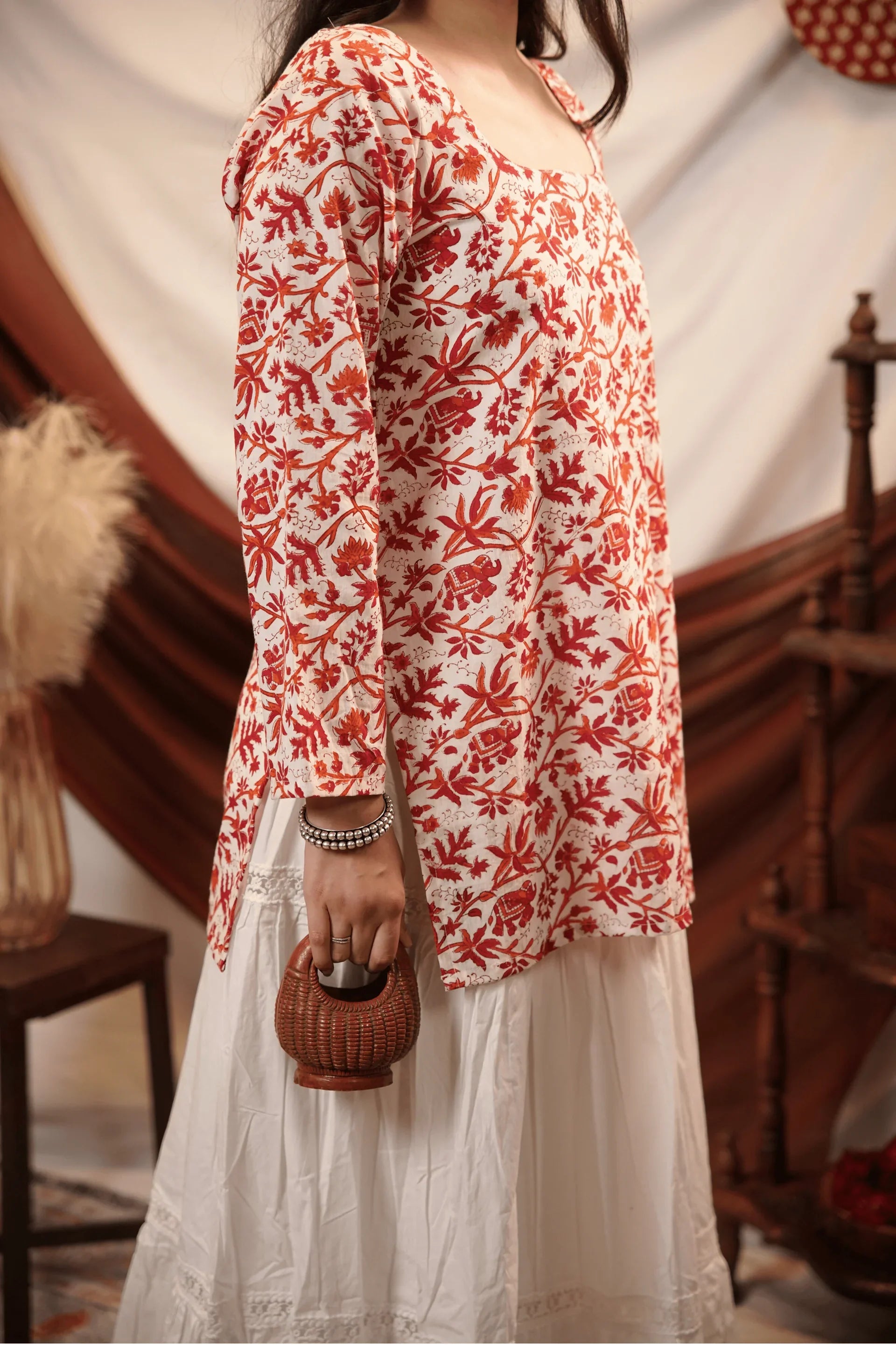 Bela Short Kurti