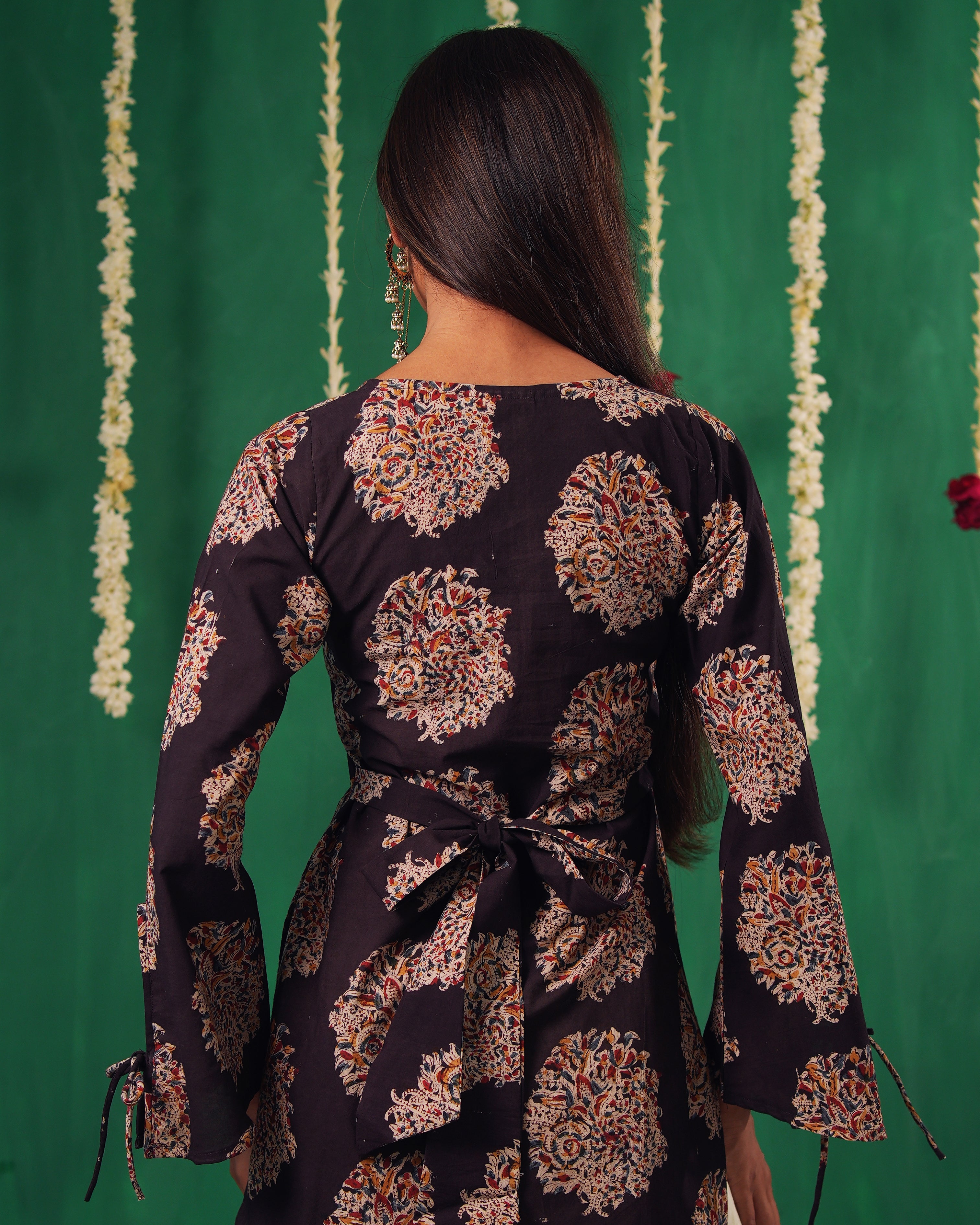 Kishmish Bell Sleeved Short Kurti