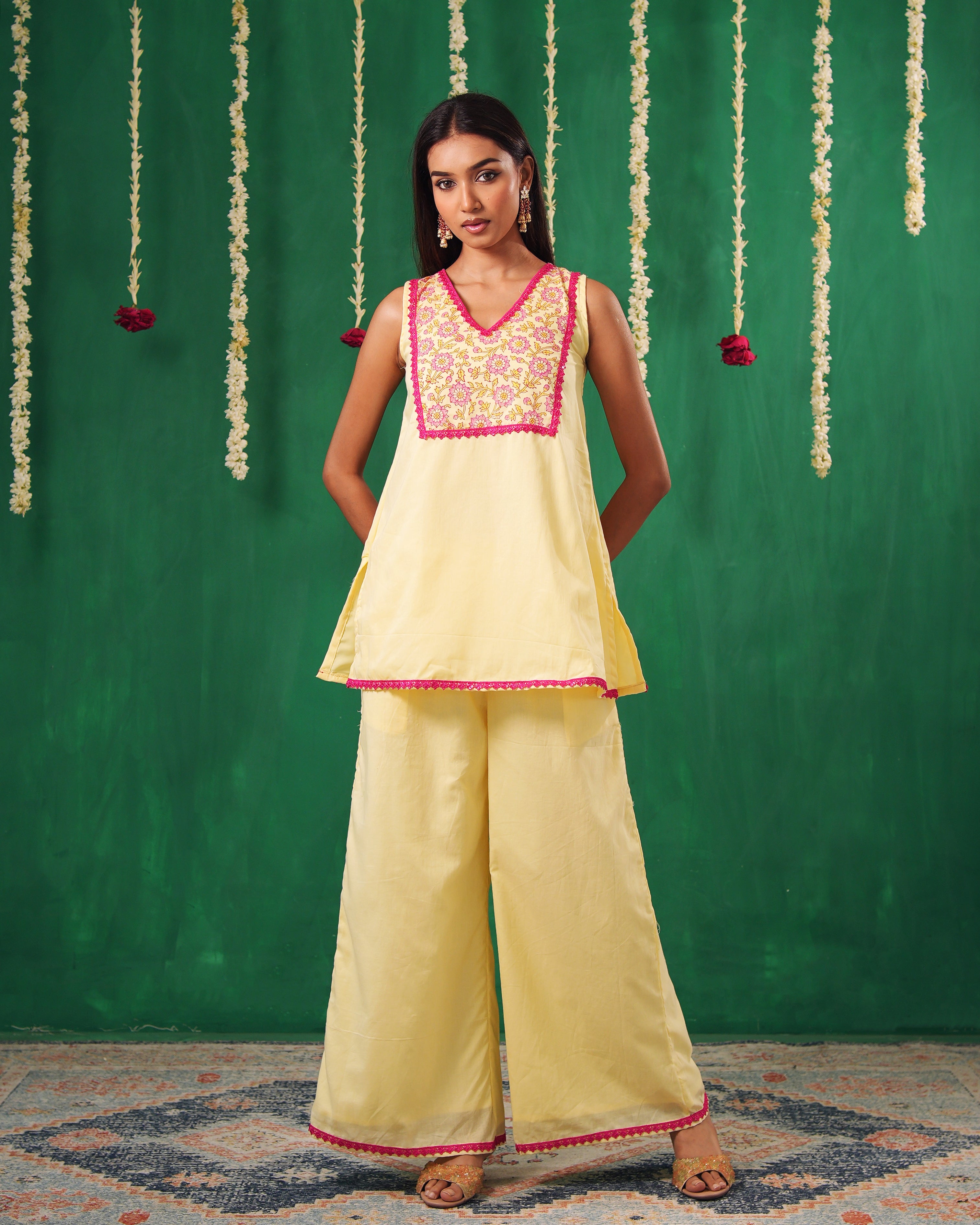 Kulfi Mul Mul Kurta Set