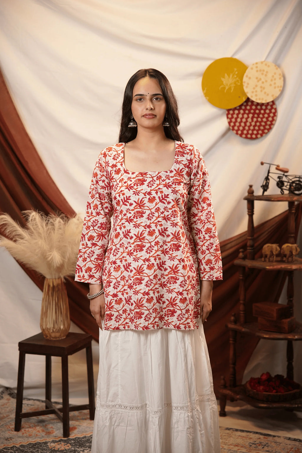 Bela Short Kurti
