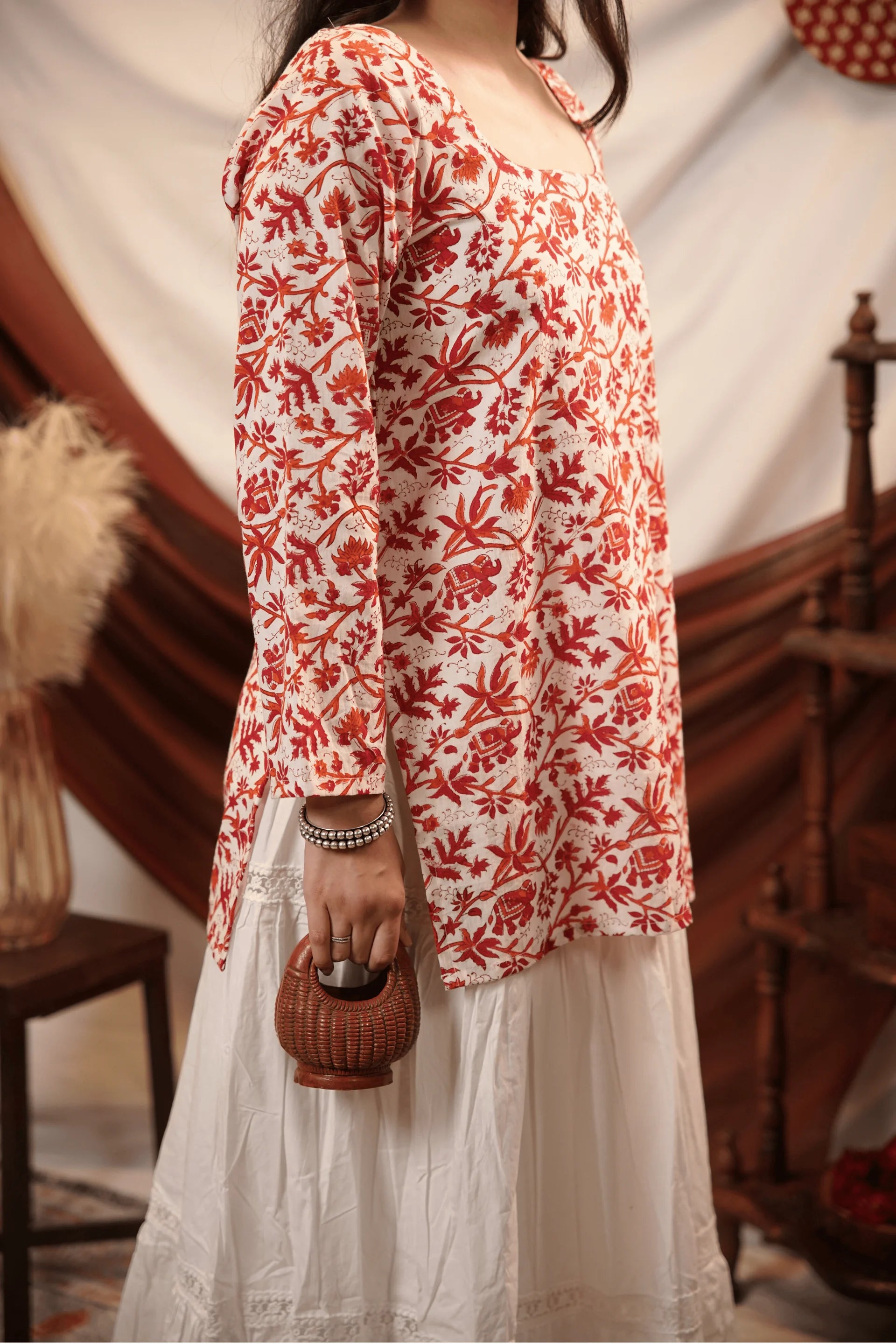 Bela Short Kurti